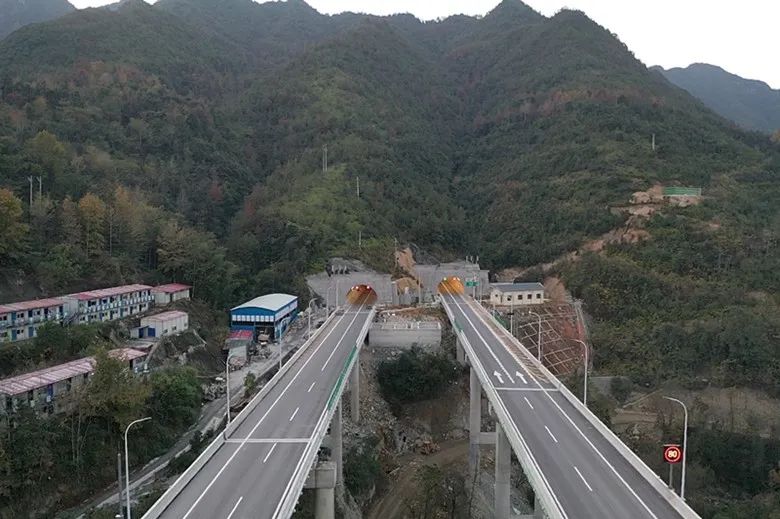 签约 | 四川义恒建筑工程有限公司选择「企企管理云」